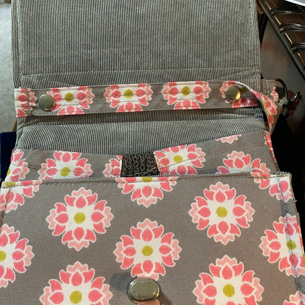 EUC Lilly Bit Diaper Clutch Floral